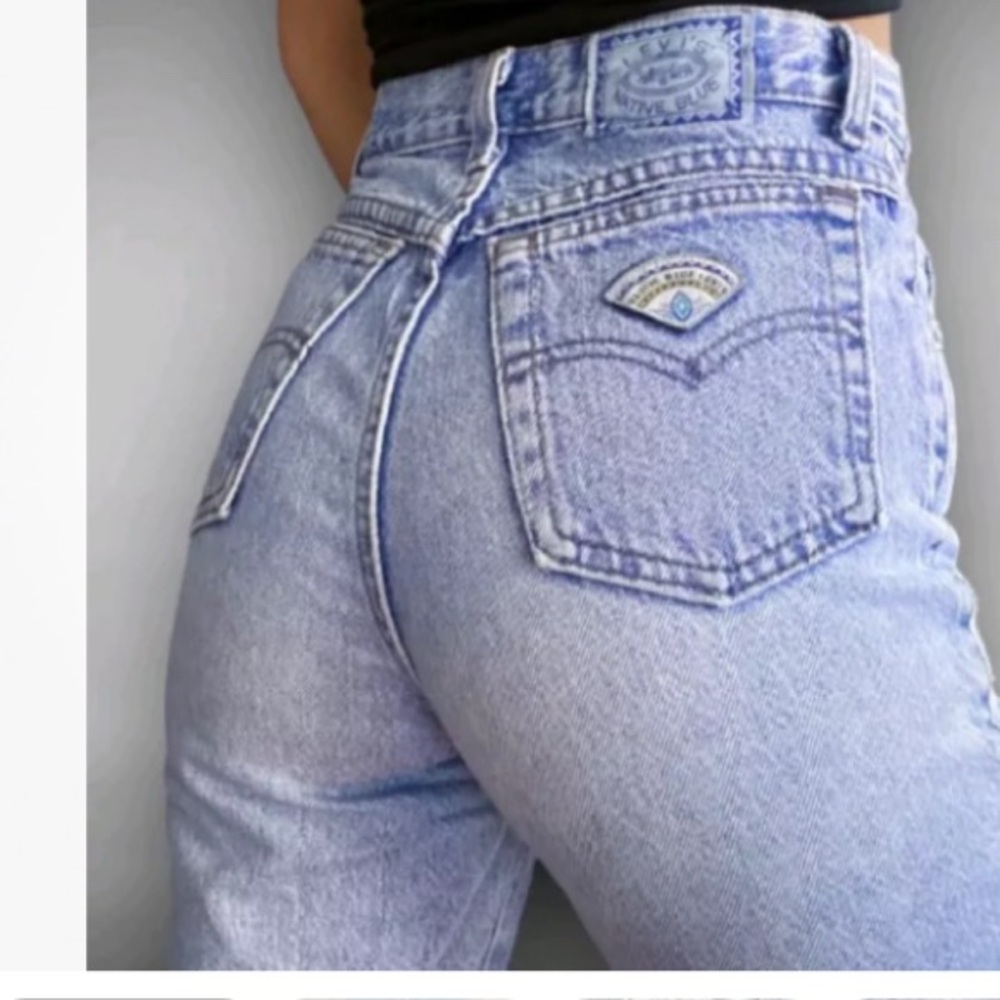 Vintage Authentic Levi’s Women’s Native Blue. 1990 Jeans!